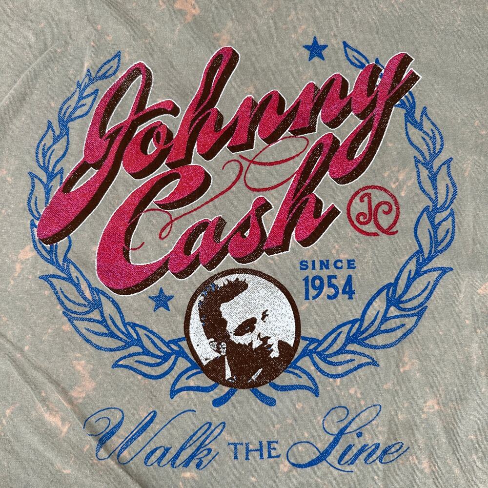 Johnny Cash Gray T-Shirt Rock Retro Red Blue Short Sleeve Crew Neck XL Unsex - Picture 2 of 5